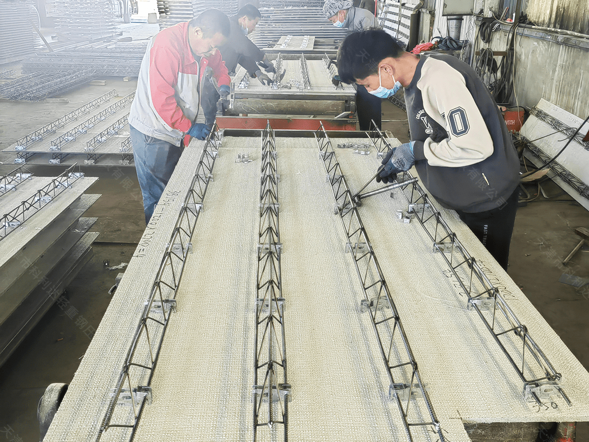 水泥纤维免拆桁架楼承板