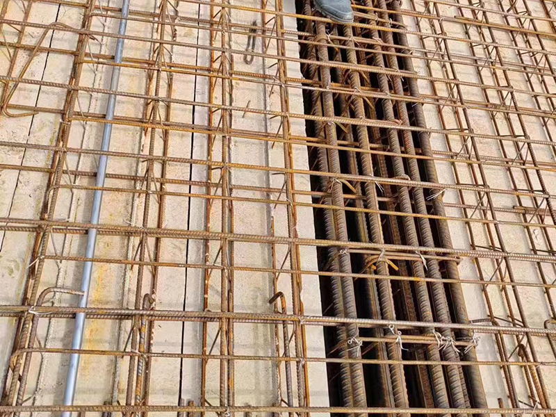 细石混凝土钢筋桁架楼承板施工